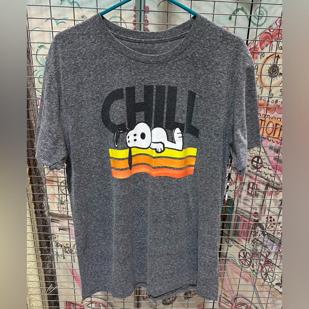 Peanuts men’s size large snoopy t-shirt